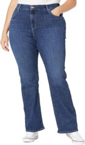 Levi's 725 high rise bootcut jeans in a dark wash for McQueen tailoring with cowboy boots