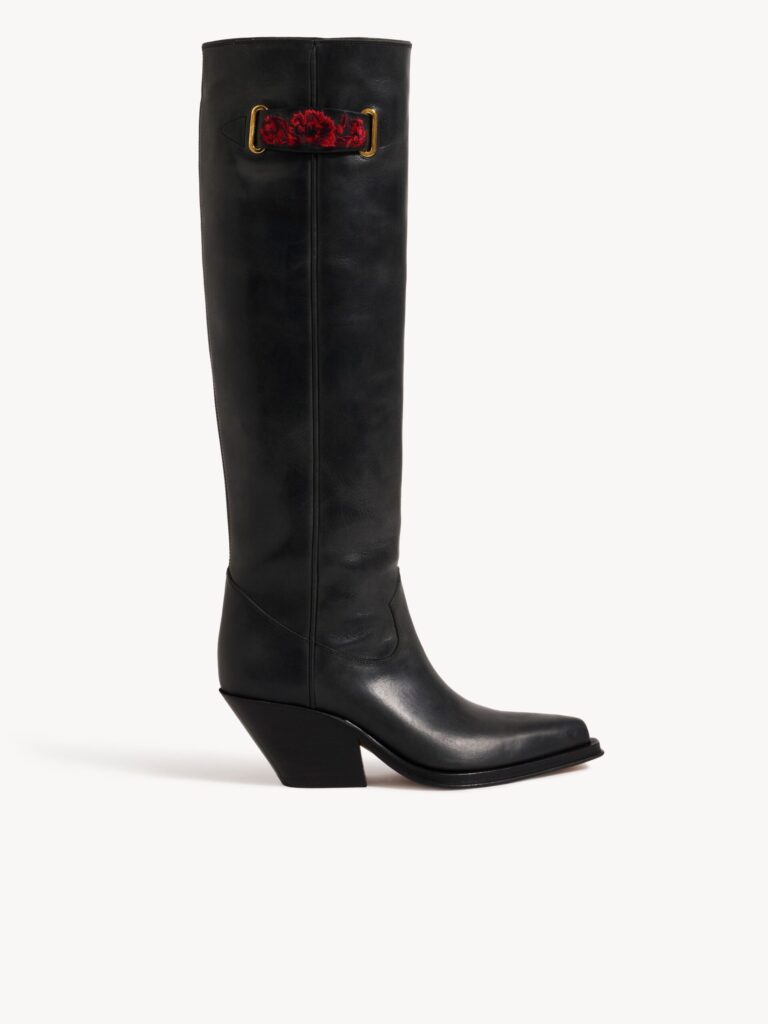 Chloé Azelan Western boot in black calfskin with a pointed toe, Cuban heel and embroidered logo strap